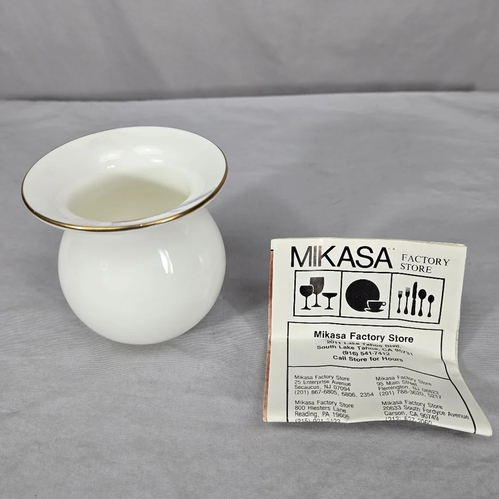 Mikasa Gold Trim Small Bud Vase Flowers  Blue Pink Floral Bone Chi CAE02 4